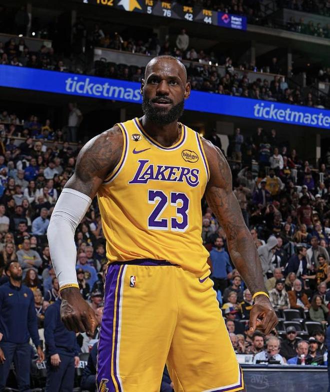 湖人拒绝逆转！詹姆斯轰29+13+6打崩火箭，但湖人想晋级需弃用1人