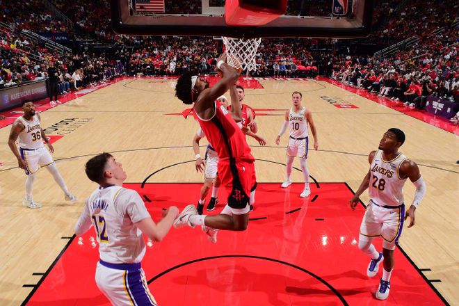 火箭G4大胜湖人扳回一城！大比分1-3落后 詹姆斯9中2仅10分