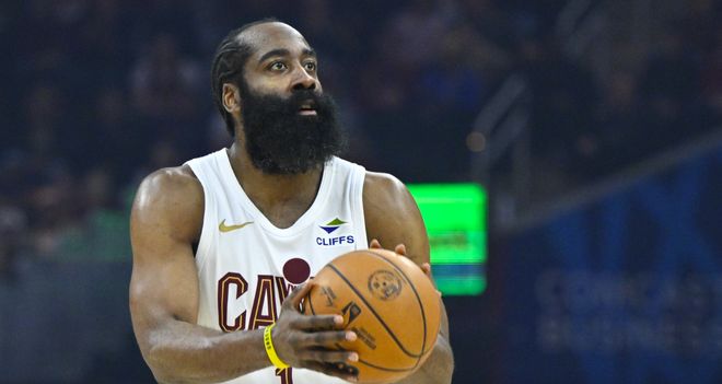 18+4+4+8失误！哈登空砍全队最高分 连迎两大里程碑超越韦德帕克