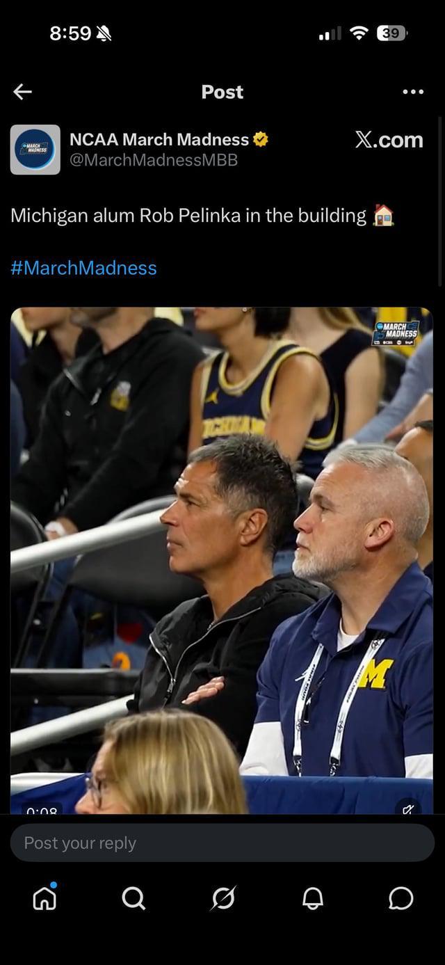 湖人GM溜进Big Ten现场，球迷扒出他在盯6尺9"肉盾"