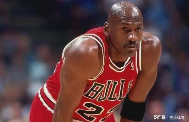 历史上最炸裂的3个MVP：乔丹奥尼尔榜上有名，现役仅库里入选！