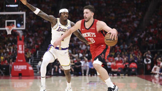 火箭队森根开玩笑说自己搞砸了赛前激励演讲：说另一种语言很难