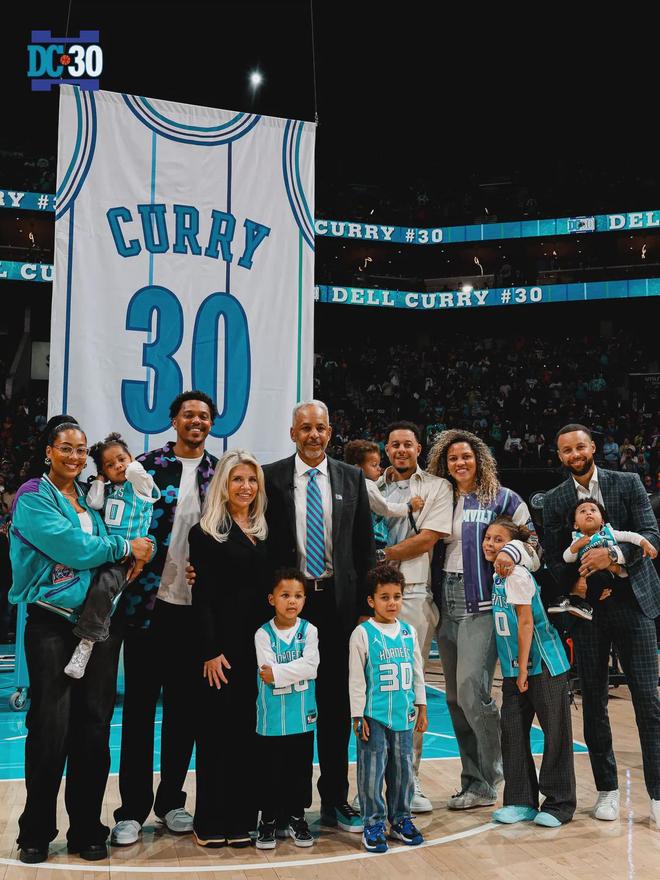 恭喜老库里！离队28年之后！30号球衣正式退役