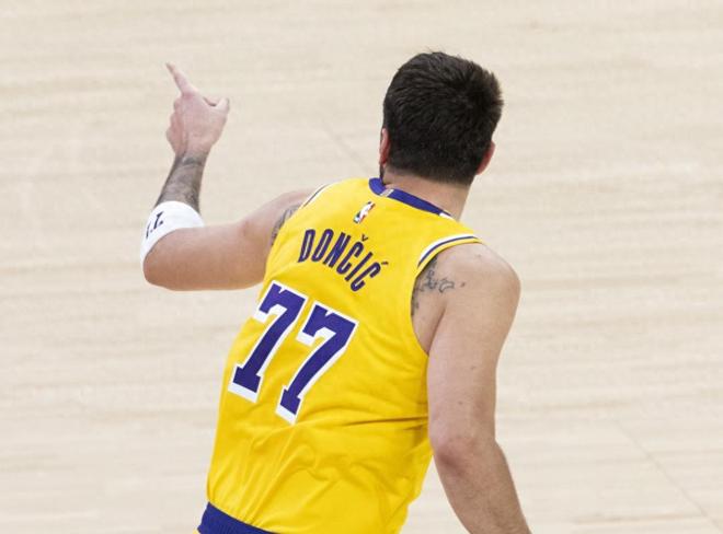 场均40分8板7助，21世纪独一无二纪录，被东契奇达成，1.6亿真值