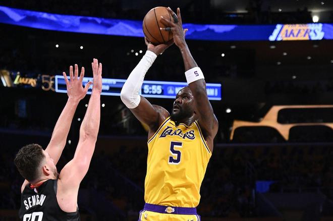 轰19+11力压申京！湖人27岁状元中锋崛起：系列赛X因素就是他？