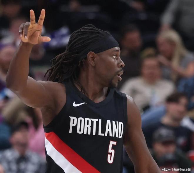 狂砍35+5+11+8三分!比肩老詹库里哈登!无愧为第一个90后全明星