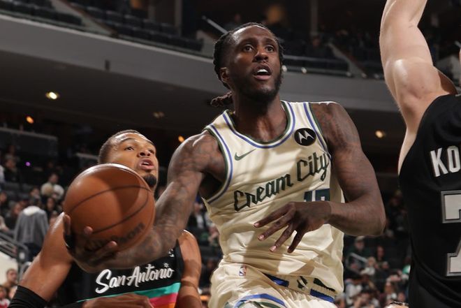 复出后的效果实在是太糟糕了，雄鹿侧翼大将在今夏可能要失业了？