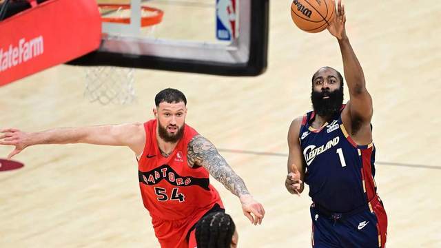 防不住！战术拆解：哈登一人，为何能让猛龙防守顾此失彼