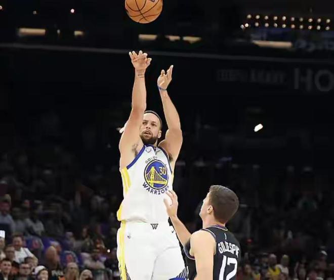 38岁带伤苦撑43场季后赛都没捞着！美媒怒斥：又白白浪费库里一季