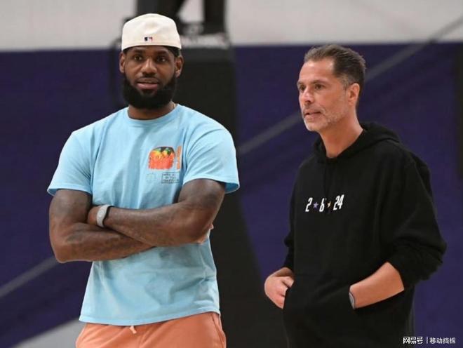 消息人士告诉ESPN：得到东契奇之后，湖人曾尝试将老詹清理出队
