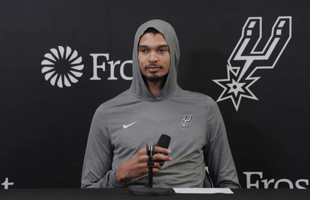 文班：落后25分全队都没有放弃，我已经快累晕了幸好没打加时