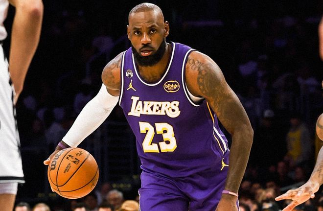 创历史！詹皇父子连线连续上演 老詹26+8+11屡送暴扣夺回第四