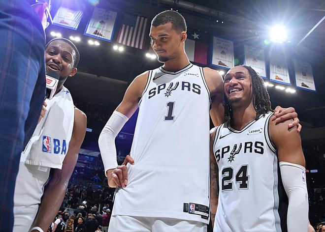 防守贡献度相当惊人，但马刺强力投手的手感依然很不理想？