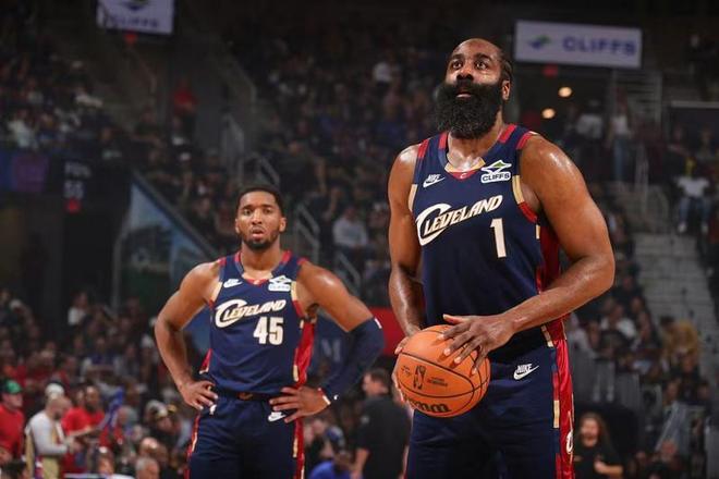 NBA季后赛｜哈登、米切尔同时迷失，骑士、活塞进入抢七