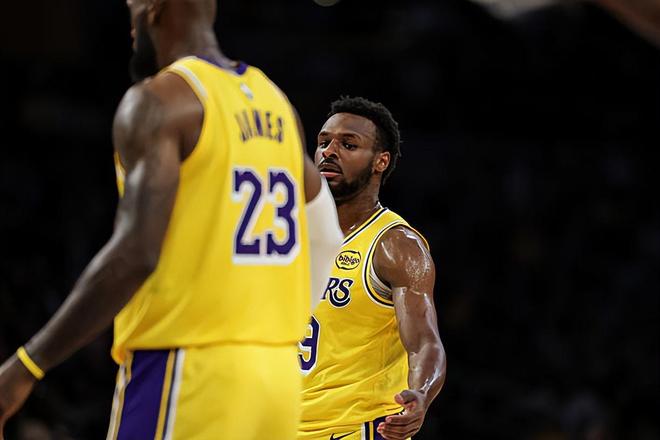 防守能力出色，但以布朗尼的得分能力，他还是很难在湖人站稳脚跟