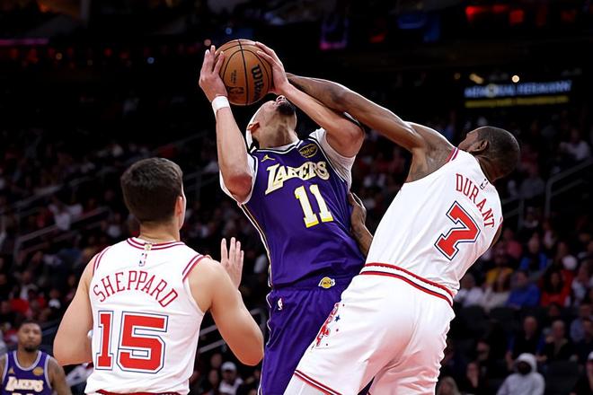 近段时间表现趋于平淡，湖人替补中锋的能力毕竟还是比较有限的？