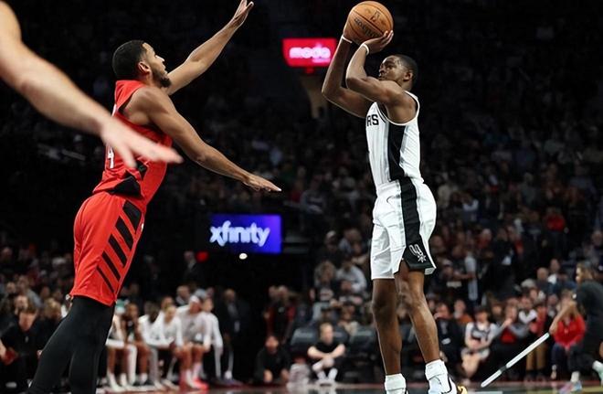 真选秀大年！榜眼探花接连爆发，弗拉格压力不小，马刺眼光太强了