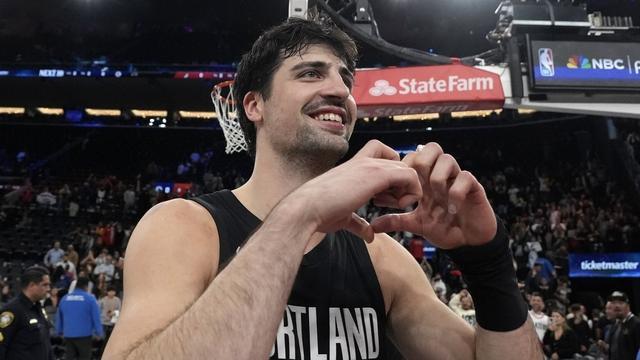 洛杉矶秒变阿夫迪亚主场！开拓者擒快船，他狂轰28分直呼过瘾