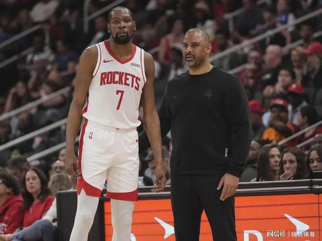 对战湖人，火箭队首发阵容3选1？后场攻守兼备，乌度卡可随意切换