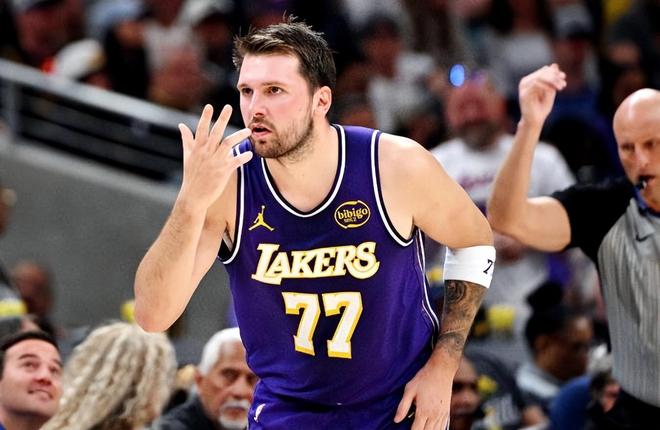 里弗斯复出！湖人主场输掉G5：赛后还有4条坏消息！