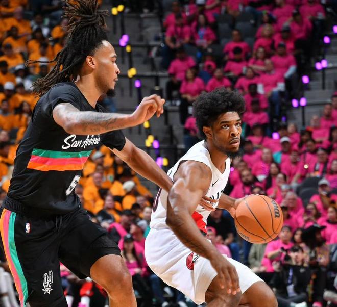 马刺111-98开拓者！文班35分破纪录，阿夫迪亚30+10，MVP有悬念了