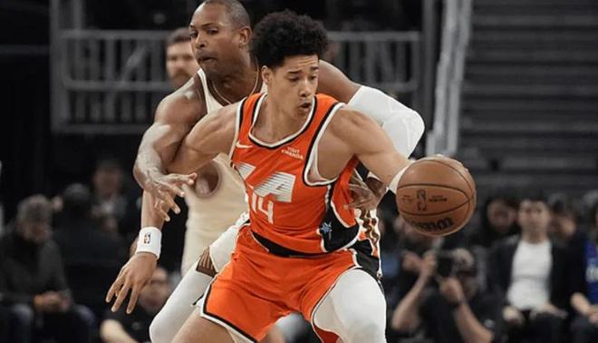 快船两绝配迎蜕变！尼德豪泽统治篮下，邓恩展全面输出！