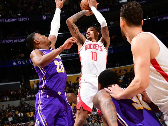 首节领先7分到三节落后9分！湖人队被火箭逆转原因就在里夫斯身上