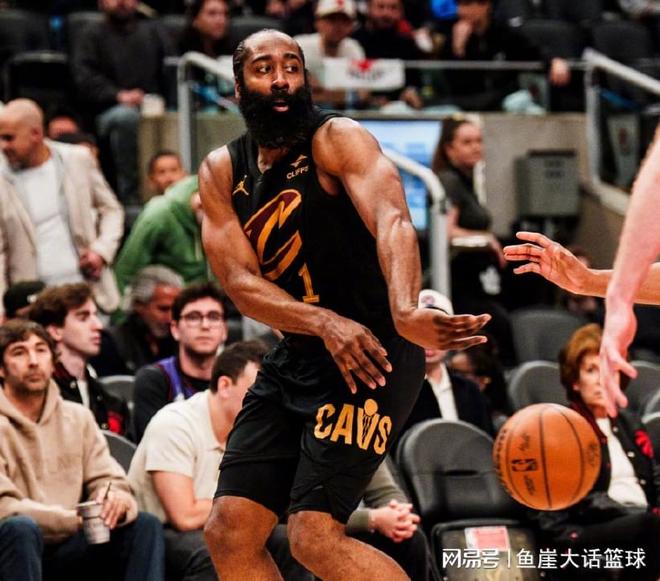惜败！哈登16+9全队第一，巴雷特准绝杀，米切尔24+5莫布里犯大错