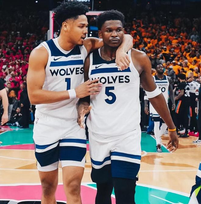 随着马刺失绝杀，尼克斯大胜39分，NBA季后赛最新排名出炉！