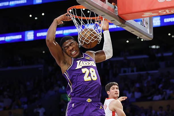 还没有意识到自己的重要性，湖人锋线大将还是显得有些犹豫不决？