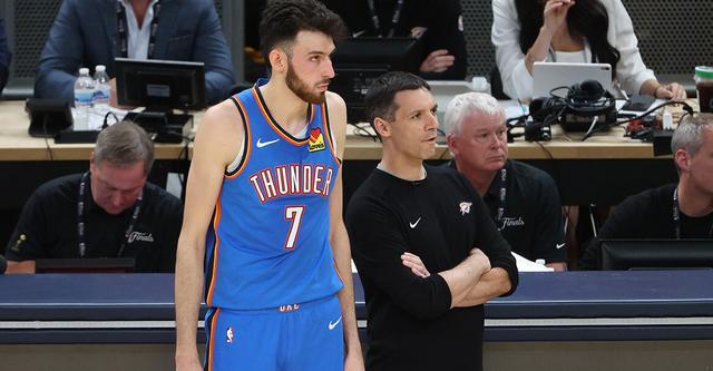 切特：我们信任主帅的每一句话 他对比赛的影响力已达到最高水平