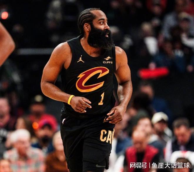 骑士惜败！哈登19+8重蹈覆辙，英格拉姆23中6，米切尔20+6犯大错