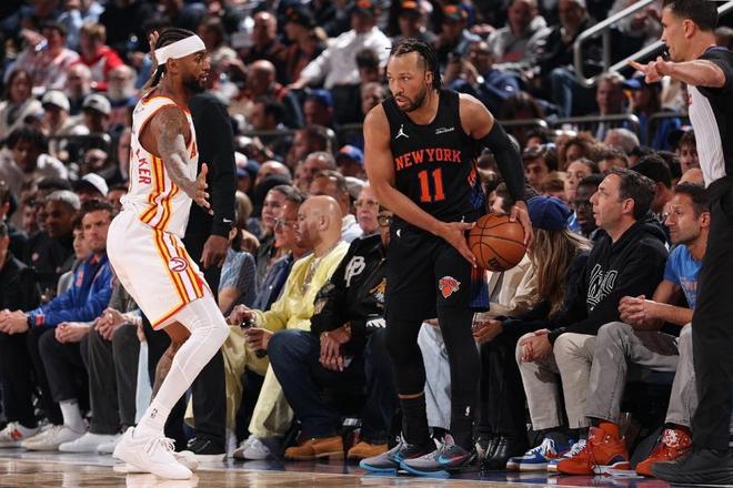 首组1-1！尼克斯丢压哨绝杀惜败老鹰 麦科勒姆32+6布伦森29+7