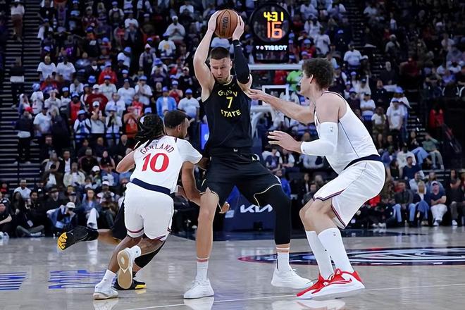 缺乏基本的决心！勇士内线新援到目前为止都没有打出像样的表现？