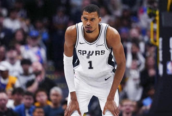 文班复出27分11板4断7帽！马刺19分逆转开拓者 大比分3-1拿到赛点