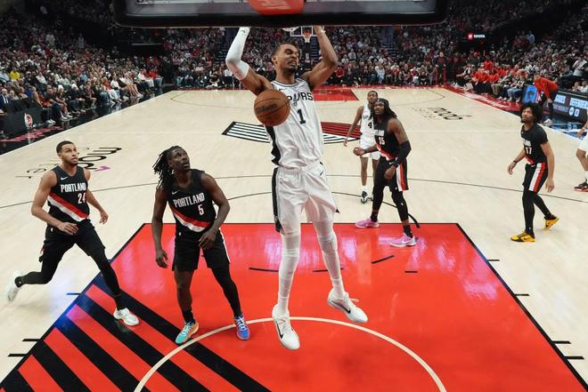 多项数据创新低，季后赛4场仅8分，33岁老将，真要让位年轻人了