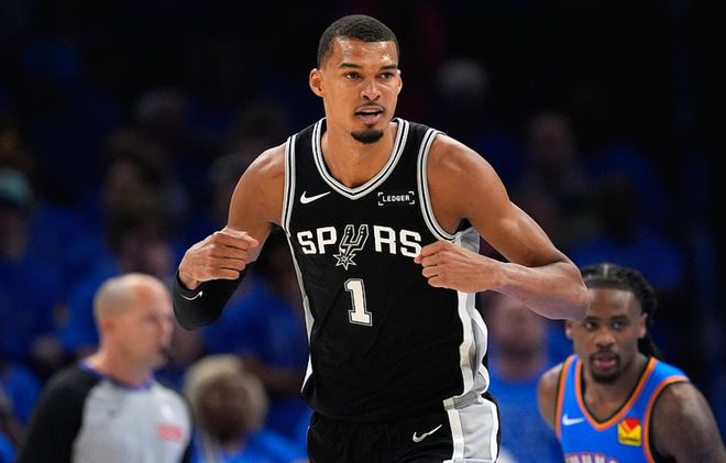 就在今天！一个尘封56年的NBA纪录，被文班打破了