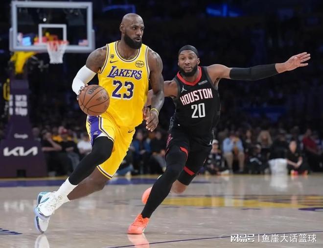 湖人赢球仍出两隐患，老詹两点该夸！肯纳德赛后摊牌，一人被忽视
