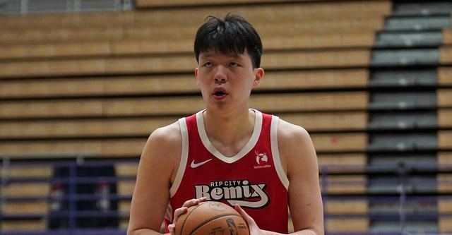 杨瀚森贡献13+7+2+3 撕裂之城混音惜败南湾湖人