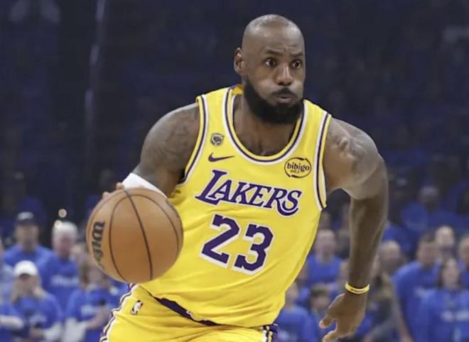 ESPN记者：湖人不想放走詹姆斯，但他不会接受无理由的降薪