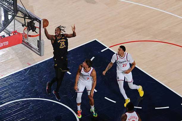 篮下得分能力相当不错！勇士会给内线临时工提供一份正式合同吗？