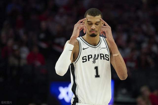 创历史！落后19分变大胜21分！西部第二大逆袭，文班复出杀红眼