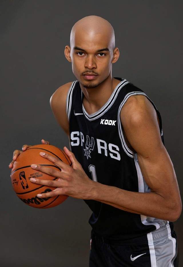 62胜！文班把圣城从废墟带回GDP时代