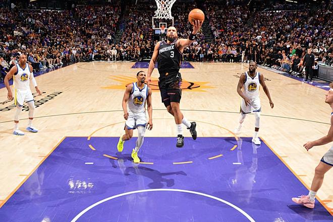 虽然太阳完爆了勇士，但先发锋线大将的整体状态还是有些一般的？