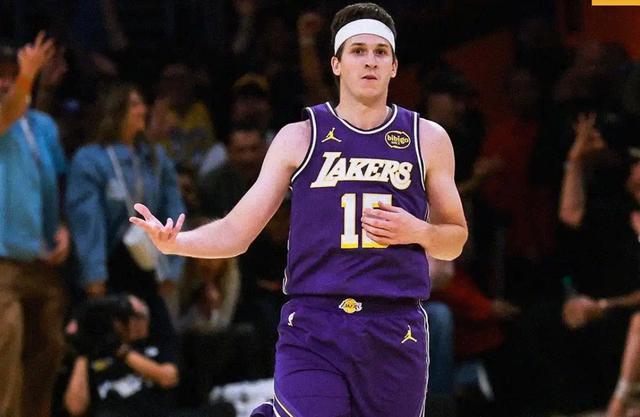 里夫斯16投仅4中湖人再败于火箭 他的复出到底是对还是错？