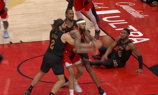 2-2！骑士连续输球，赛后还有4个坏消息，哈登米切尔需要强硬起来