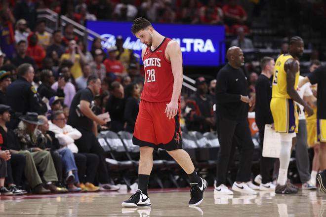 火箭大胜湖人，一数据平队史纪录！投篮准+防守硬，4员悍将立功