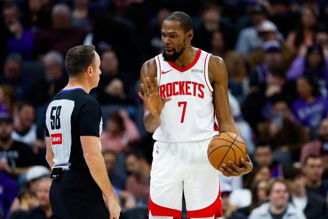 单核配4悍将！湖人全新首发保持不败，东里缺阵，实力仍胜火箭队