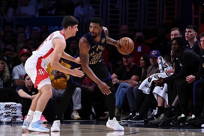 简直是能攻善守！湖人后场大闸到了季后赛竟然在进攻端势不可挡？