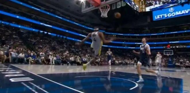 髌腱撕裂！赛季报销！NBA生涯可能也结束了…